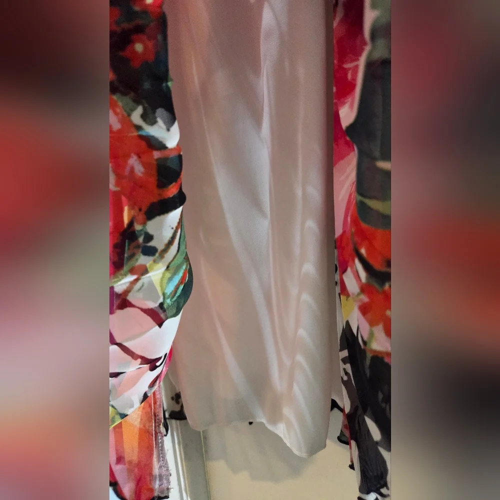 Women's Bisou Bisou Maxi Pleated White With Flower Design, Size 16 - Picture 11 of 15